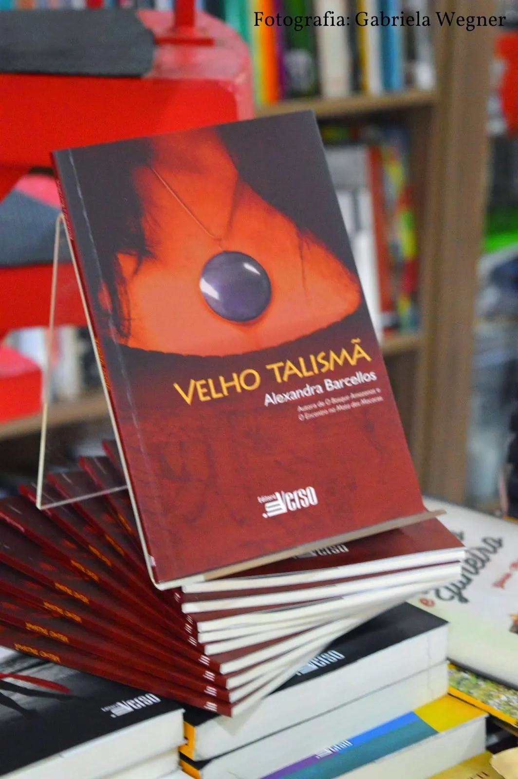 velho talismã, poesia, livros de poesia, poesia curitiba, curitiba, poeta curitibana, alexandra barcellos, poesia em curitiba, poeta de curitiba, poetria, poetria livros e arte,
